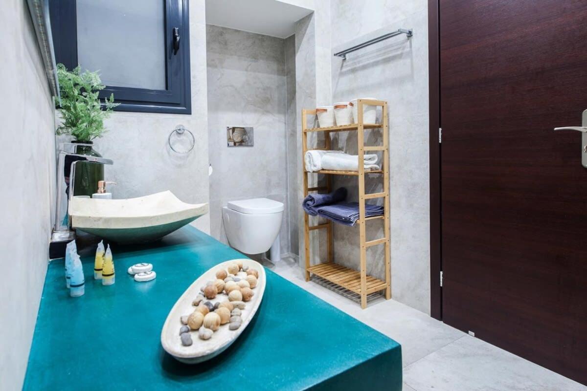 Beautiful Elegant Apartment Next To Monastiraki Atenas Exterior foto