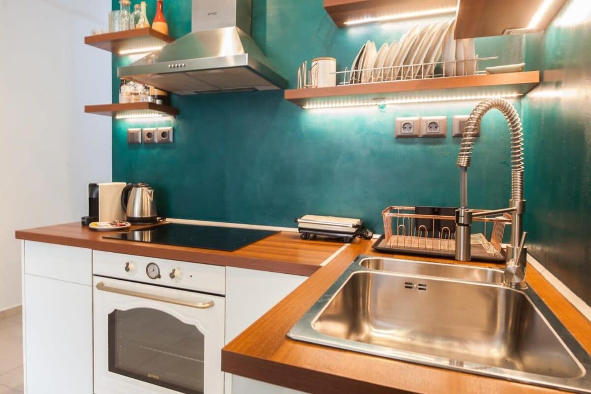 Beautiful Elegant Apartment Next To Monastiraki Atenas Exterior foto